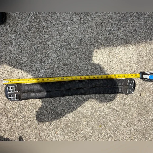 Wintec Elastic Dressage Girth (Size 28) - Picture 3 of 3